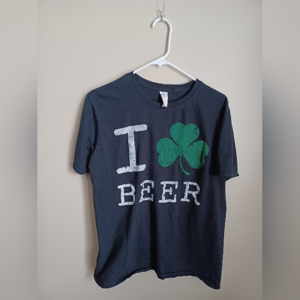 Women's Size Large Shamrock (Love)‎ Beer St. Patrick's Day Black T-Shirt